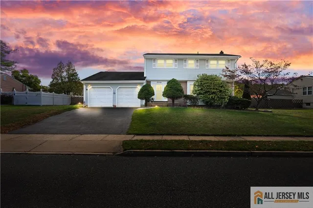 $675,000 | 70 Creamer Drive, Sayreville, NJ 08872