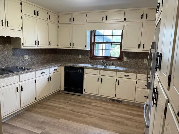 $2,500 | 119 Sawnee Drive, Cumming, GA 30040