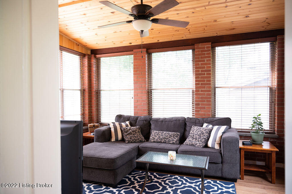 2521 Alanmede Road Louisville, KY 40205 - Photo 24 of 37 Sunroom