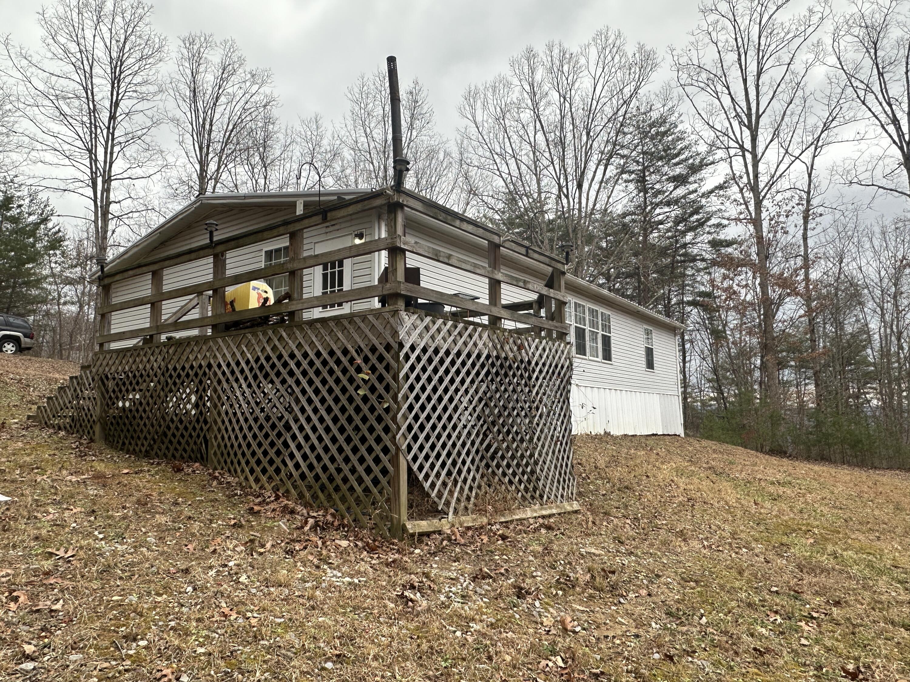 330 Johnson Loop Road Pikeville, TN 37367 - Photo 5 of 23 IMG_7862