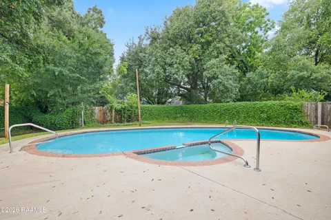 $379,000 | 203 Paddington Drive, Lafayette, LA 70508