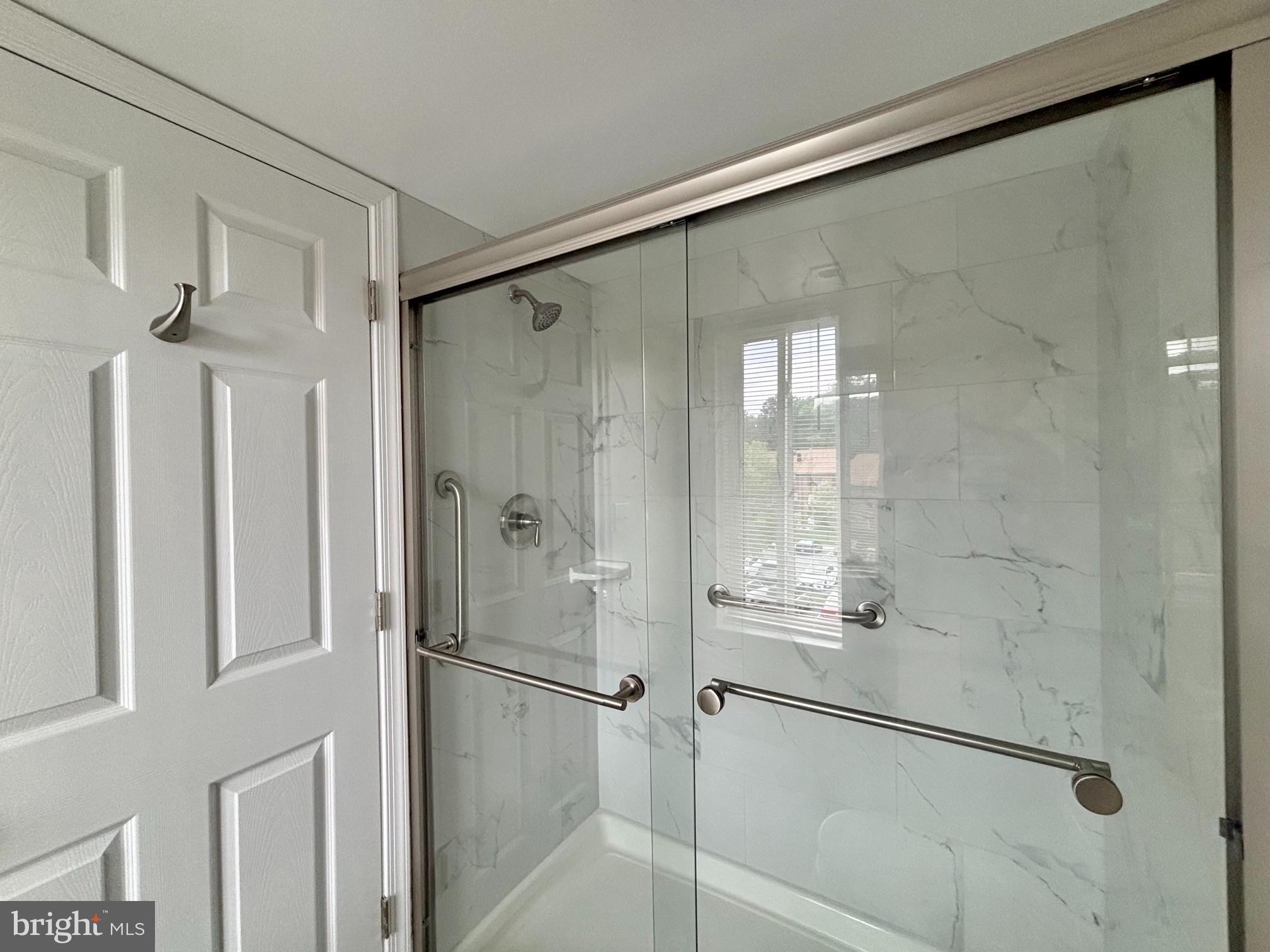 15210 Elkridge Way, Unit 913K Silver Spring, MD 20906 - Photo 4 of 11 Main Bathroom