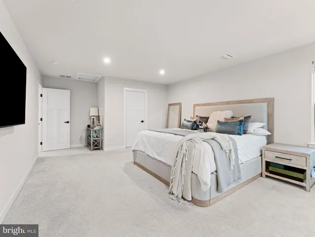 $625,000 | 85 Presley Way, Williamstown, NJ 08094