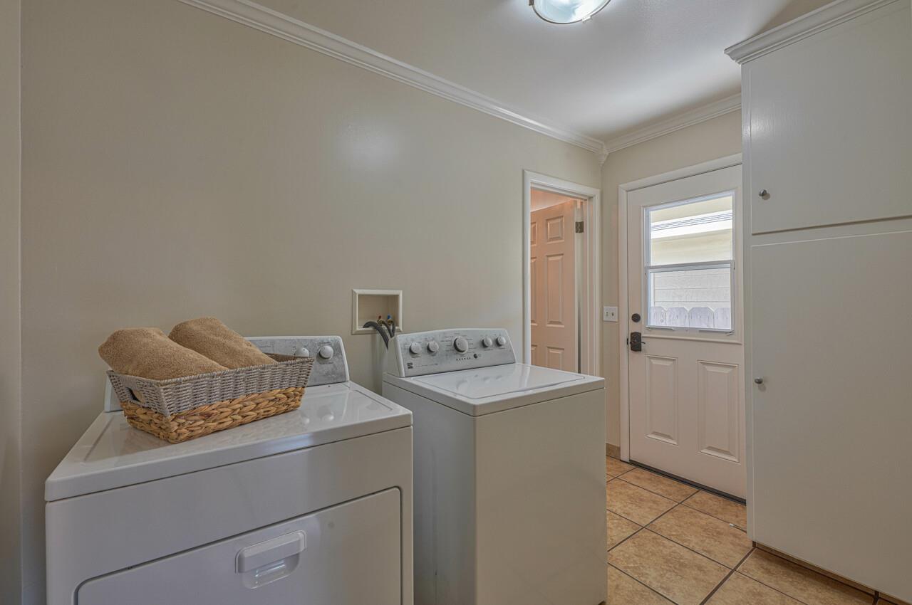 918 Junipero Way Salinas, CA 93901 - Photo 28 of 33 a utility room with dryer and washer
