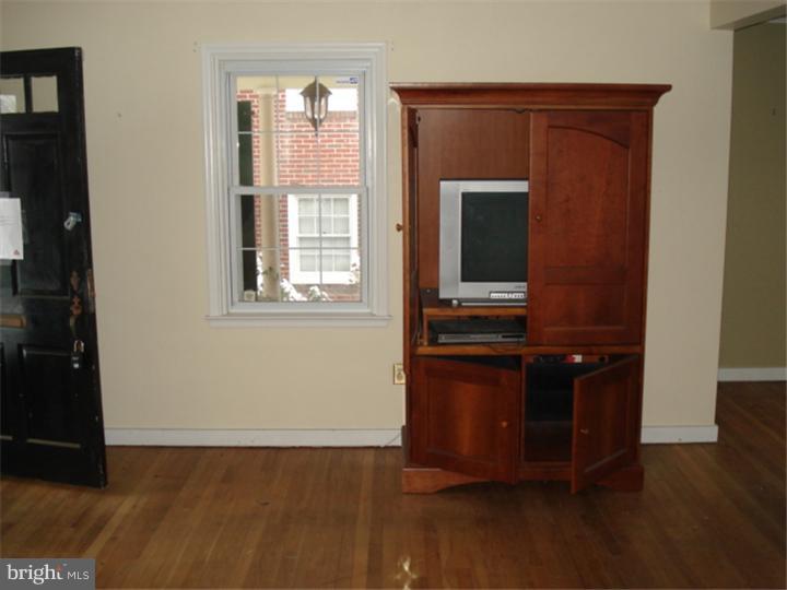 204 Wellington Road Shillington, PA 19607 - Photo 3 of 13 Gallery Image 3