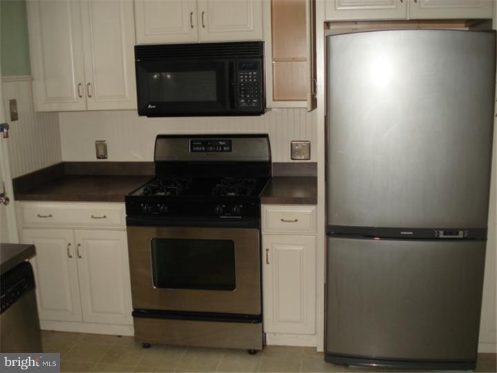 204 Wellington Road Shillington, PA 19607 - Photo 5 of 13 Gallery Image 5