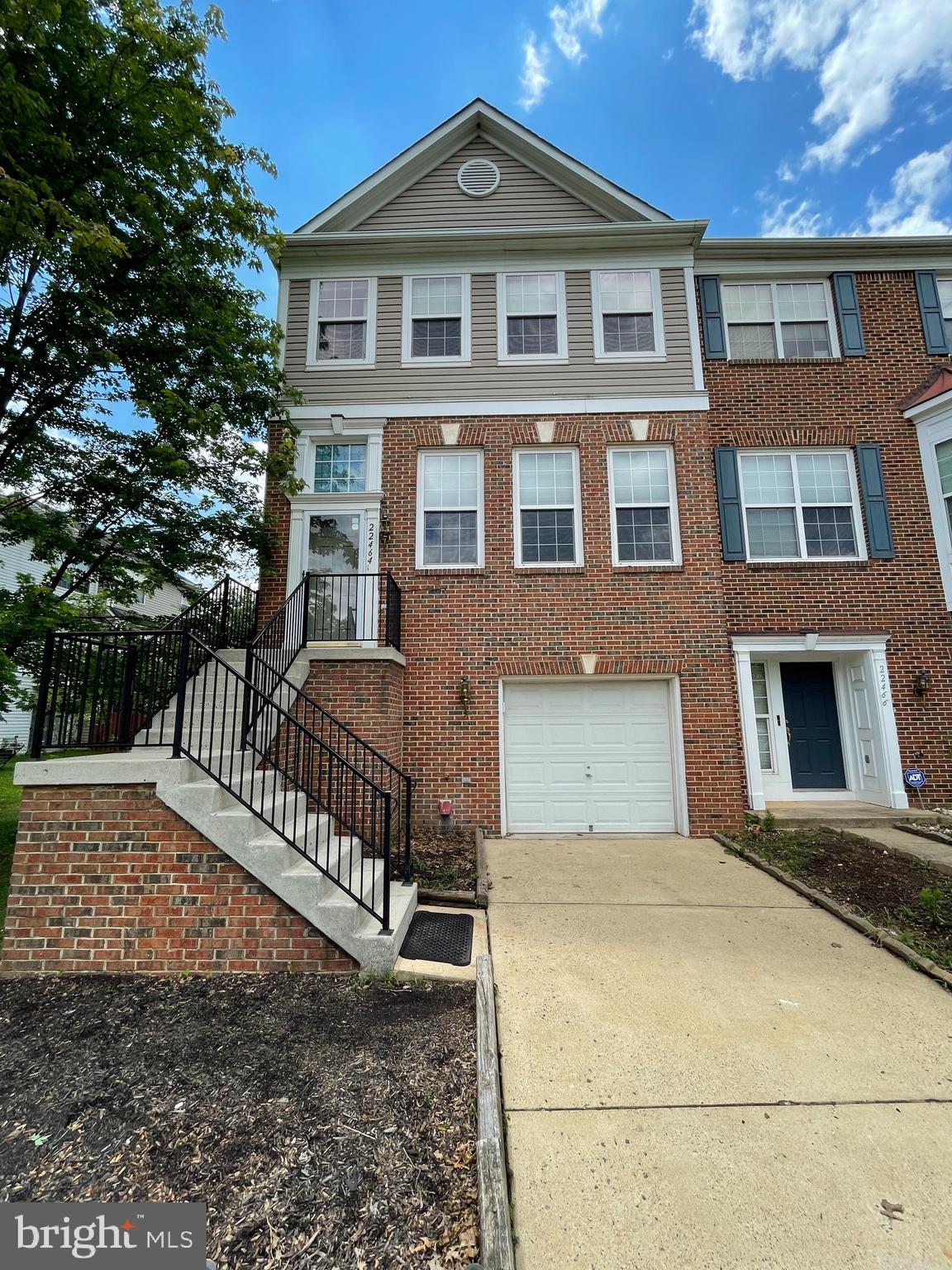 22464 Maison Carree Square Ashburn, VA 20148 - Photo 2 of 15