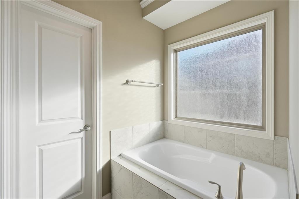 804 South Washington Street Raymore, MO 64083 - Photo 20 of 48