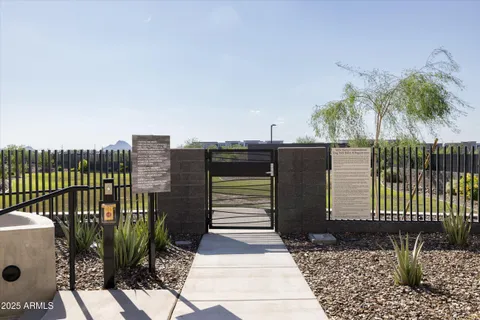 $618,888 | 2121 West Sonoran Desert Drive, Unit 8, Phoenix, AZ 85085