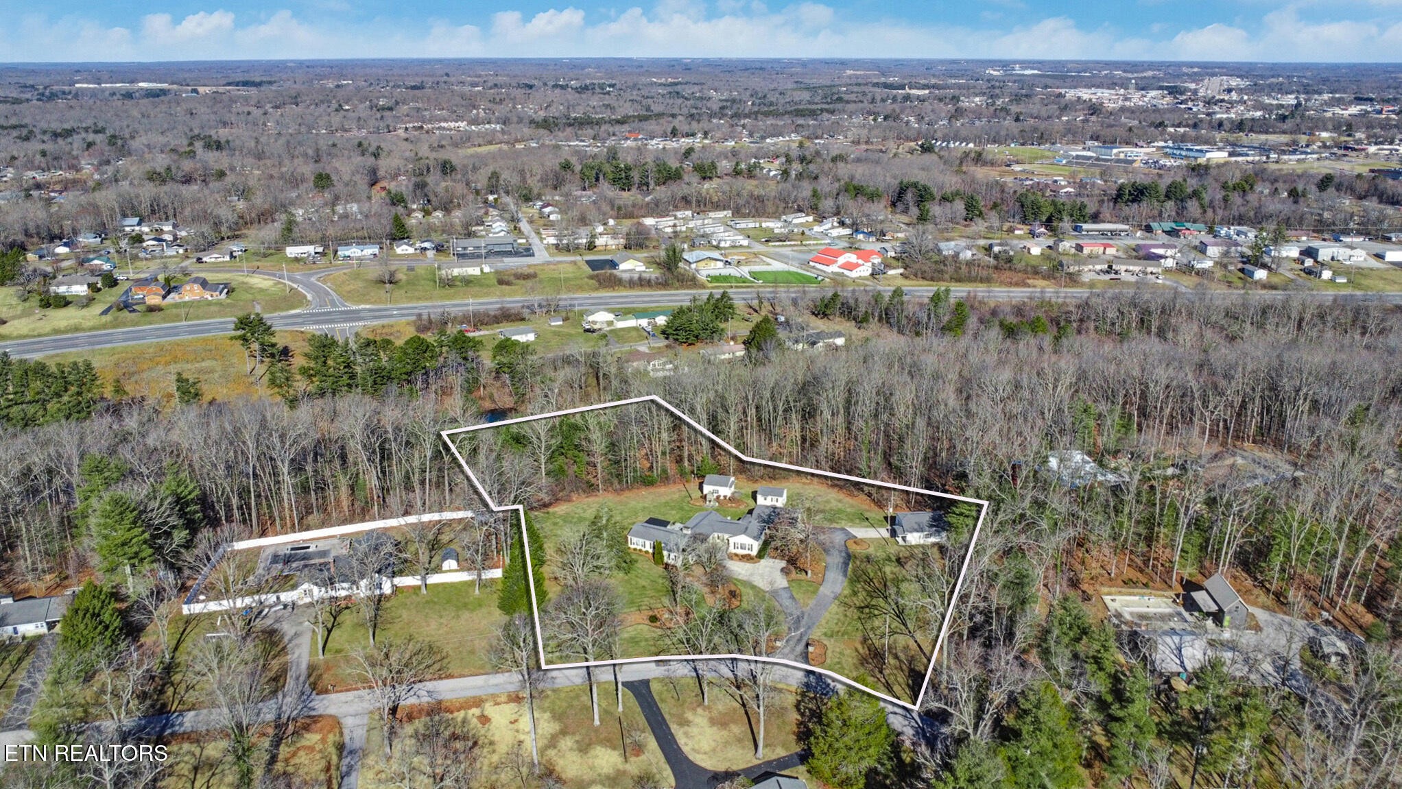 233 Morgan Road Crossville, TN 38555 - Photo 6 of 57