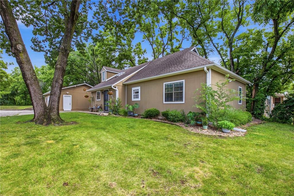 7116 Woodson Road Raytown, MO 64133 - Photo 4 of 48