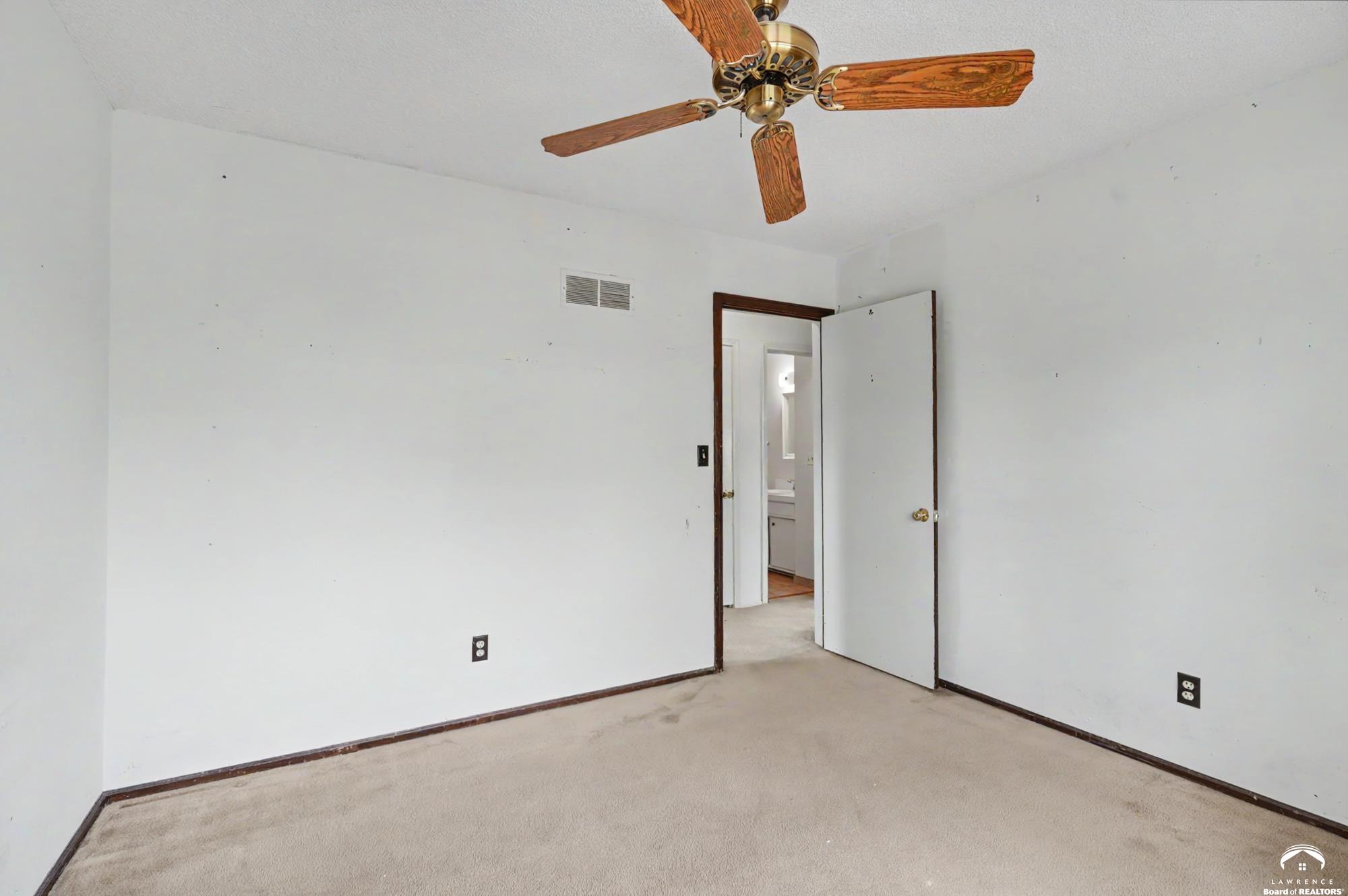 2909 Topeka Lane Lawrence, KS 66047 - Photo 19 of 38
