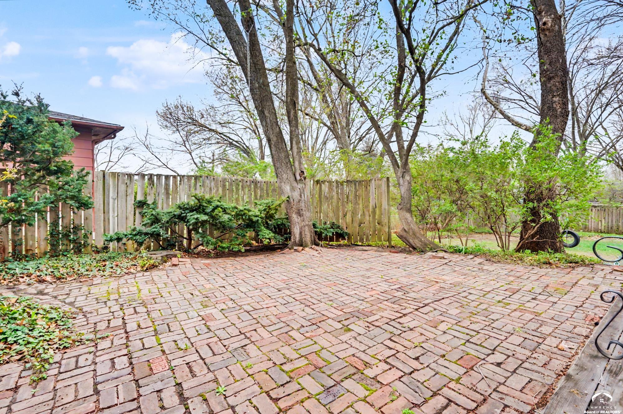 2909 Topeka Lane Lawrence, KS 66047 - Photo 31 of 38