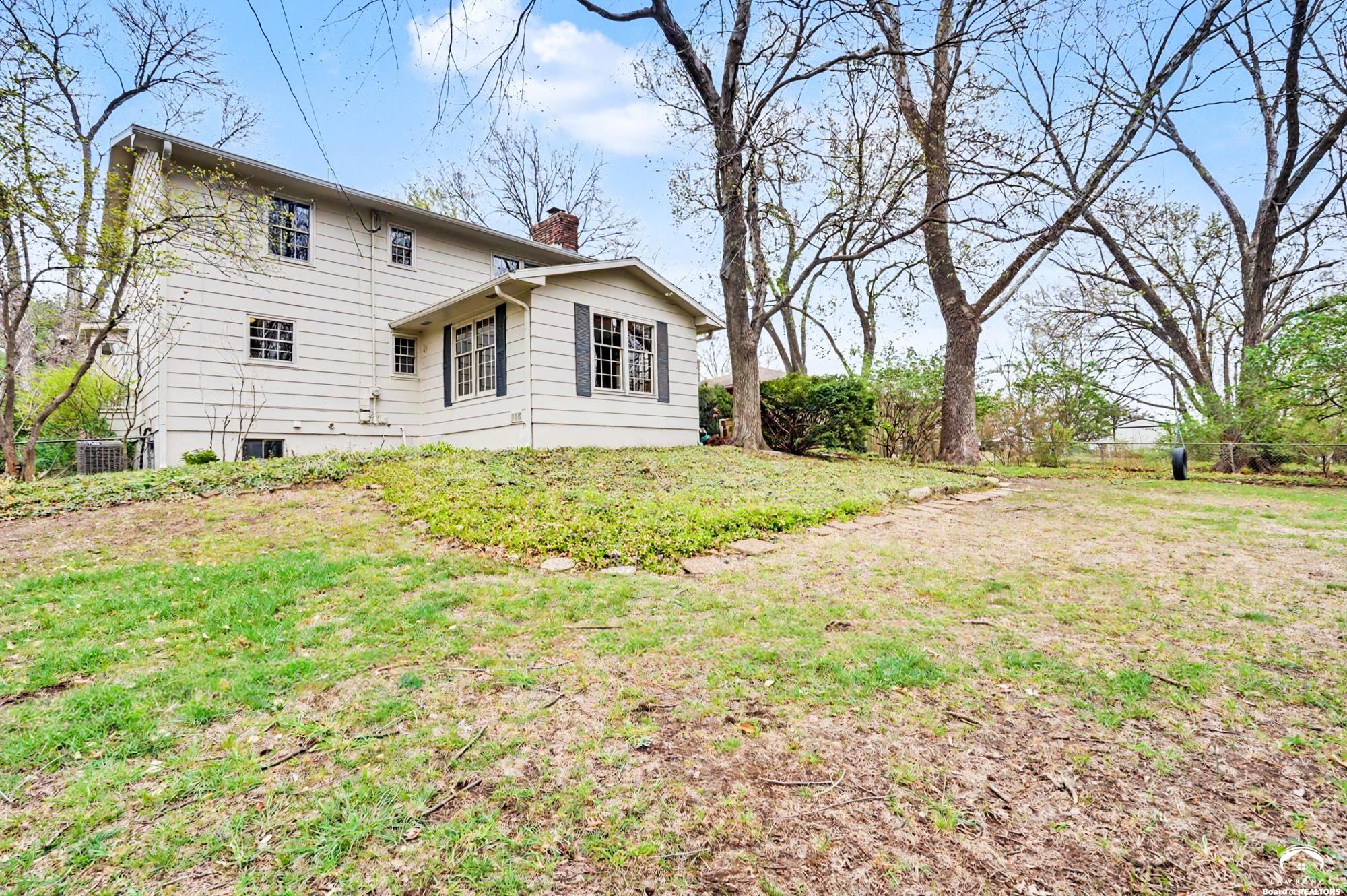 2909 Topeka Lane Lawrence, KS 66047 - Photo 33 of 38