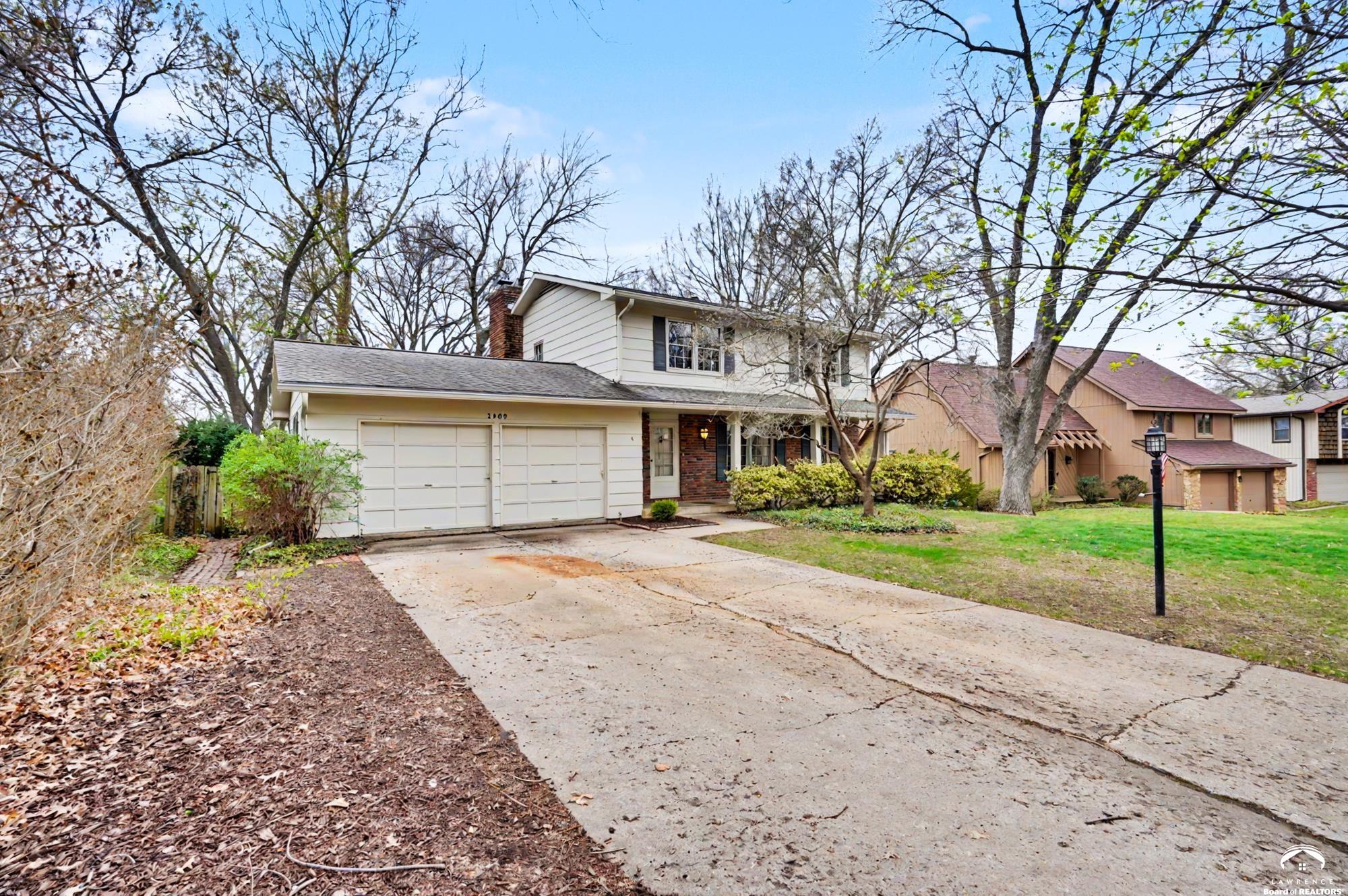 2909 Topeka Lane Lawrence, KS 66047 - Photo 4 of 38