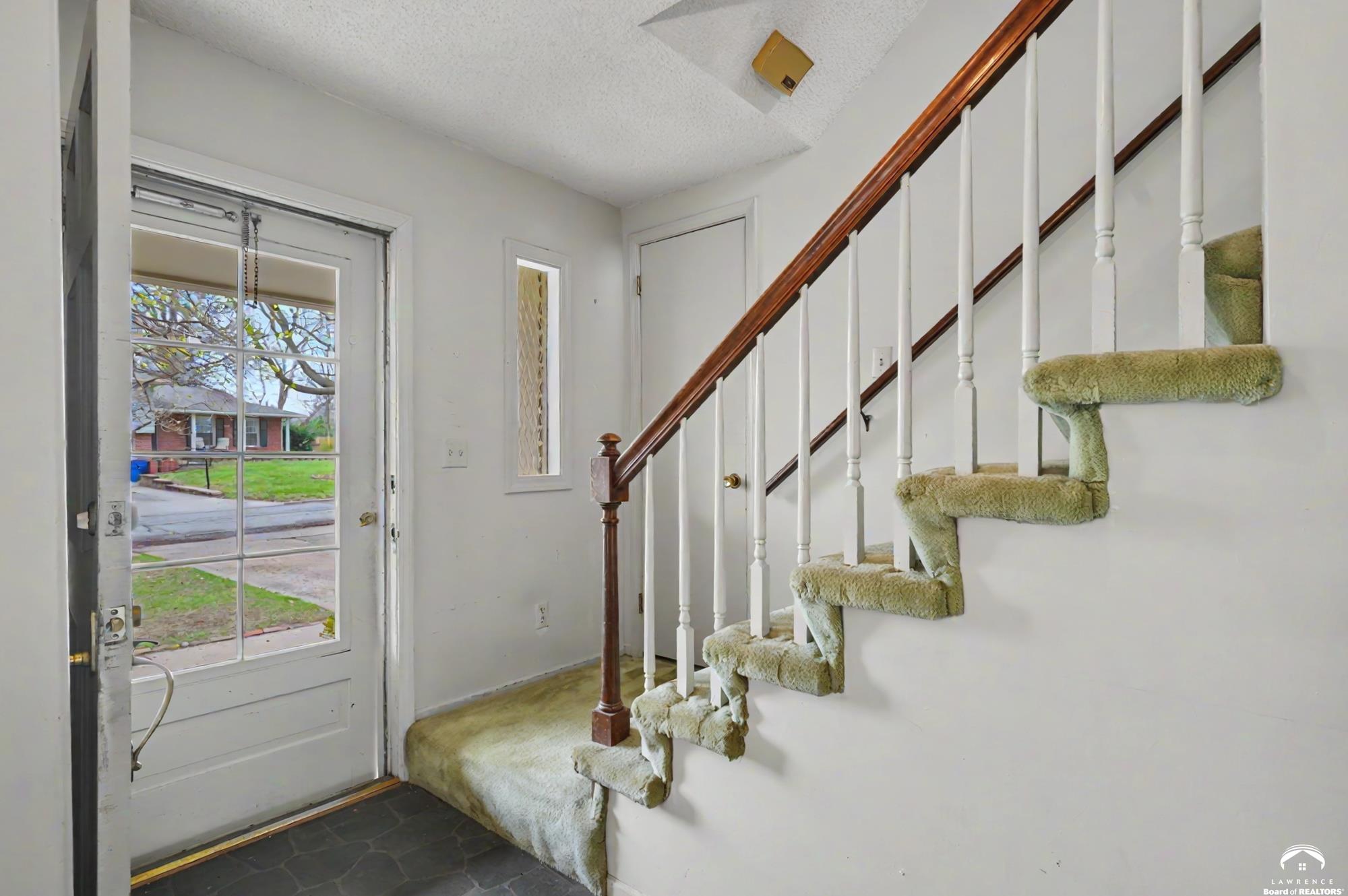 2909 Topeka Lane Lawrence, KS 66047 - Photo 6 of 38