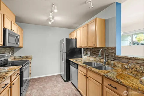 $400,000 | 6137 Hazel Loop Southeast, Unit A8, Auburn, WA 98092