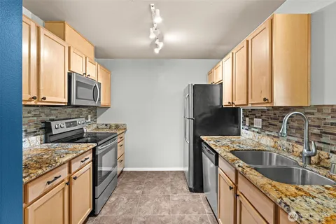 $400,000 | 6137 Hazel Loop Southeast, Unit A8, Auburn, WA 98092