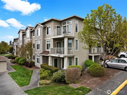 $400,000 | 6137 Hazel Loop Southeast, Unit A8, Auburn, WA 98092