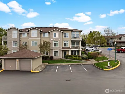 $400,000 | 6137 Hazel Loop Southeast, Unit A8, Auburn, WA 98092
