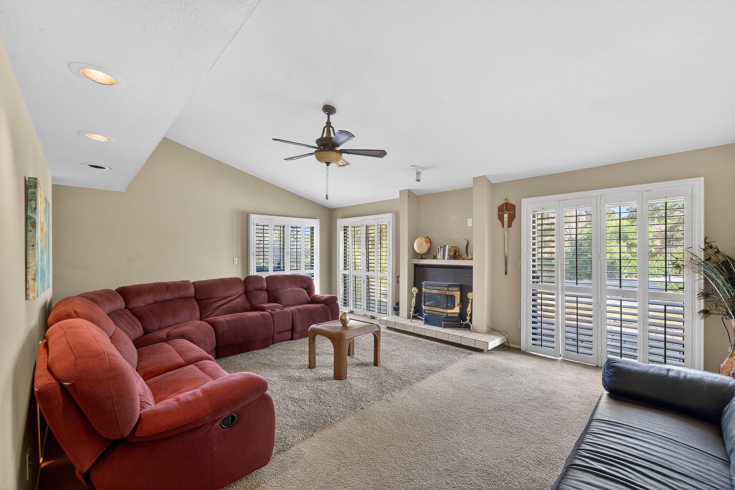 12110 Backdrop Court Bakersfield, CA 93306 - Photo 9 of 39