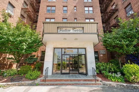 $159,000 | 678 Warburton Avenue, Unit 5J, Yonkers, NY 10701