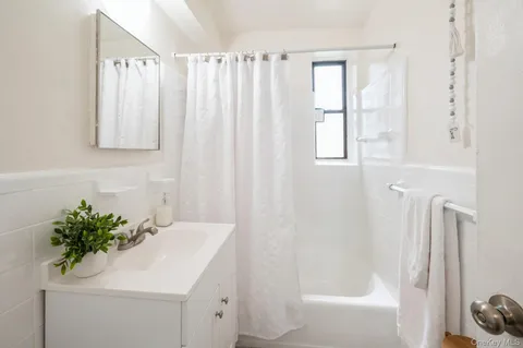 $159,000 | 678 Warburton Avenue, Unit 5J, Yonkers, NY 10701