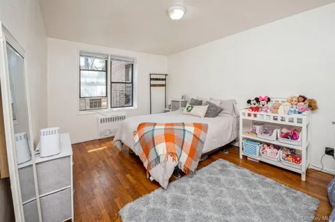 $159,000 | 678 Warburton Avenue, Unit 5J, Yonkers, NY 10701