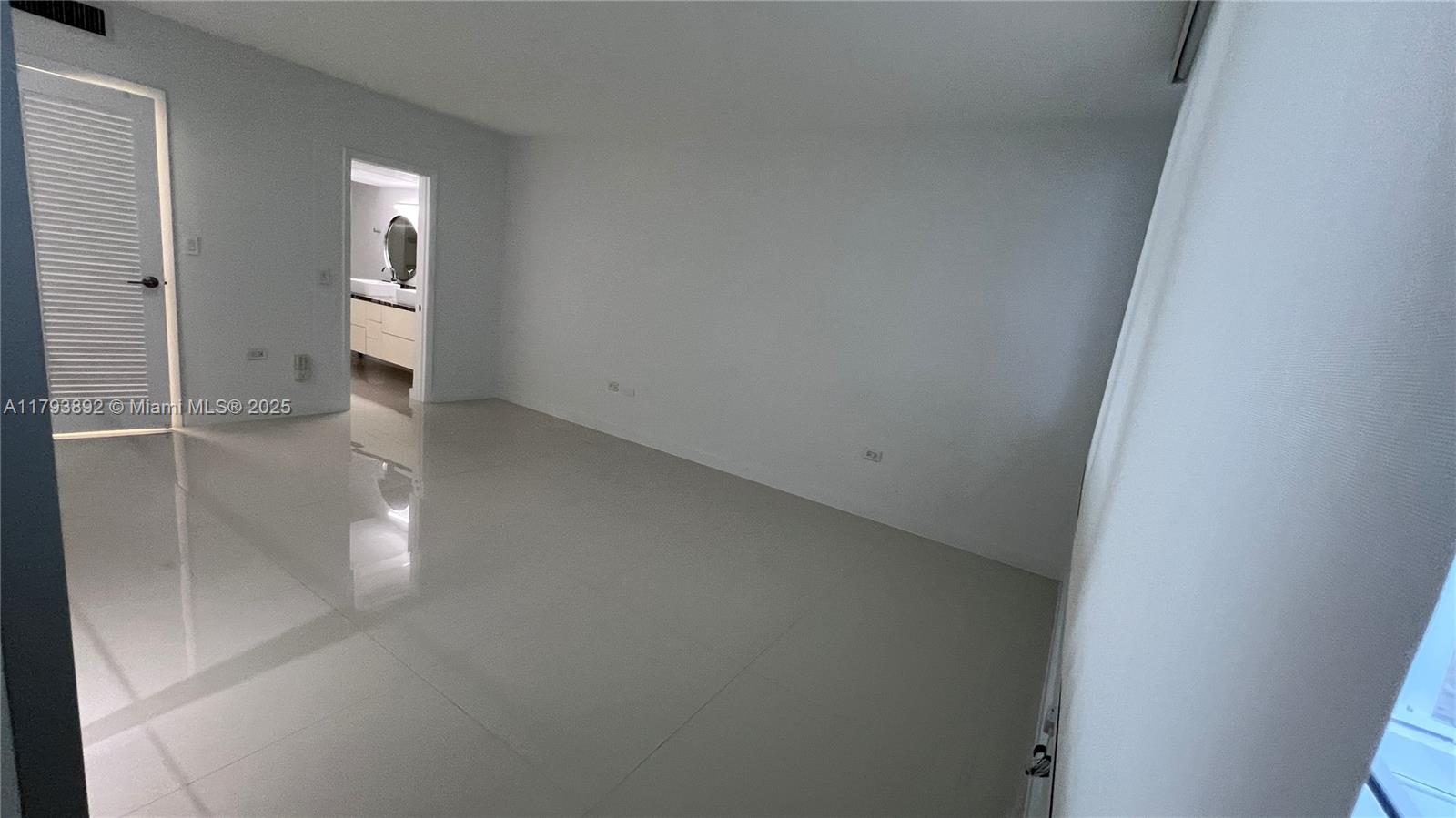 200 Ocean Ln Drive, Unit 803 Key Biscayne, FL 33149 - Photo 10 of 21 a view of empty room