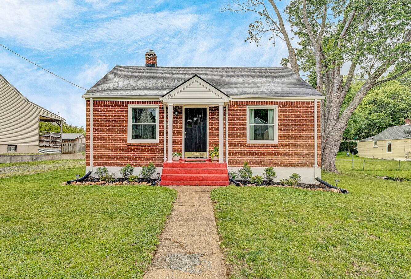 1119 Gearhart Road Southeast Roanoke, VA 24014 - Photo 3 of 24 VM-07674