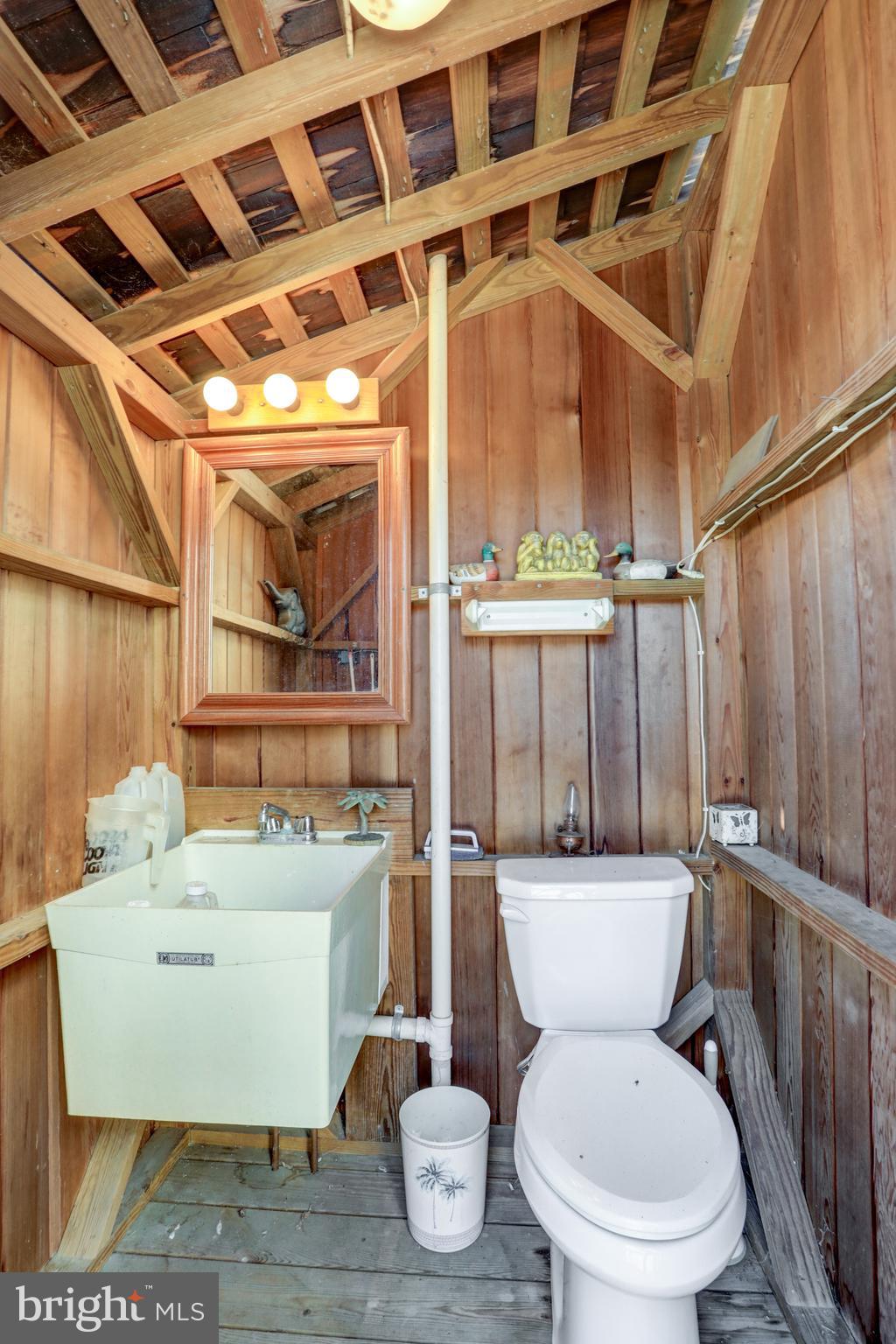 2363 Sunnyside Road Manheim, PA 17545 - Photo 14 of 39 Poolside Changing/bathroom