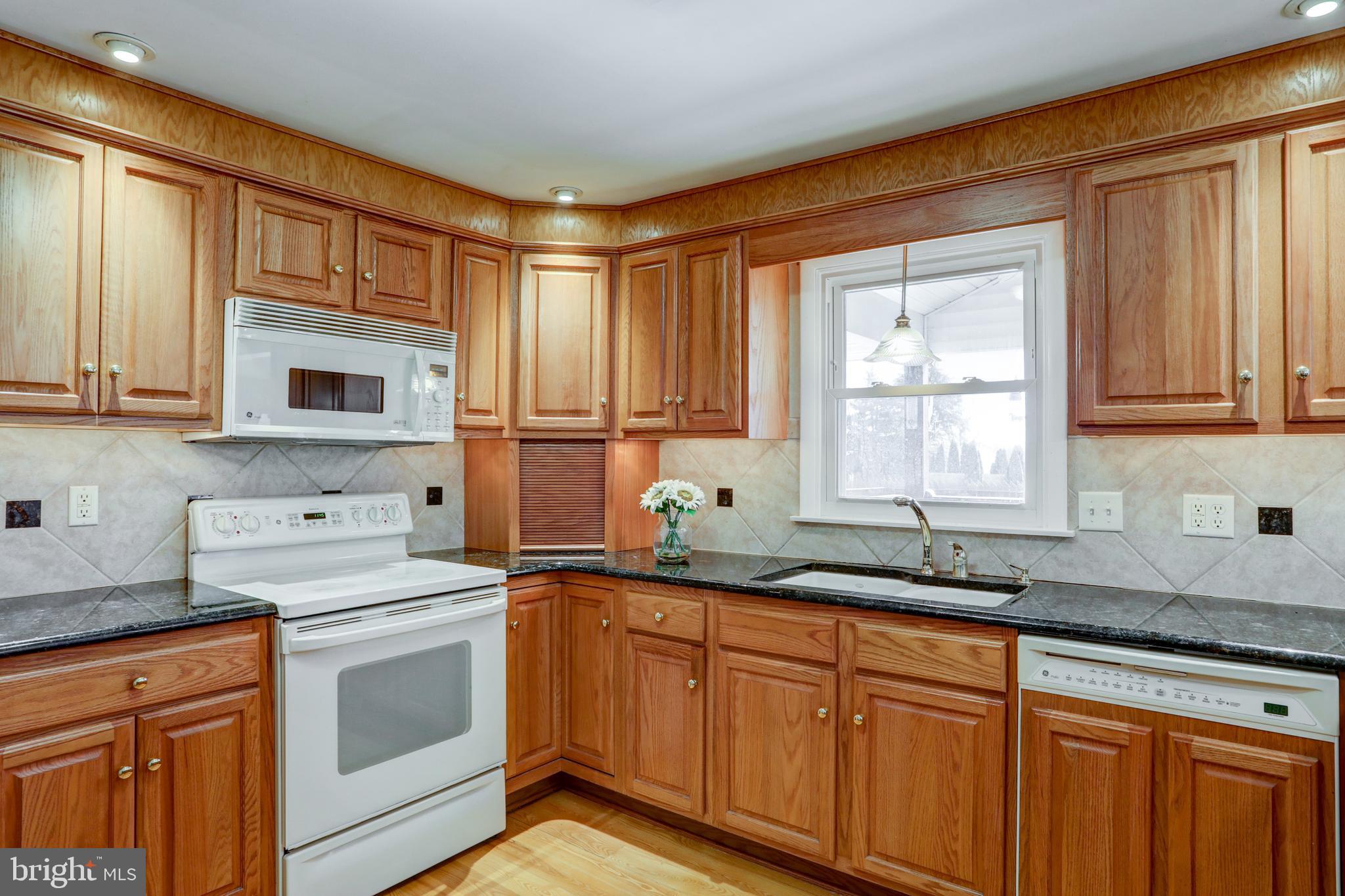 2363 Sunnyside Road Manheim, PA 17545 - Photo 21 of 39