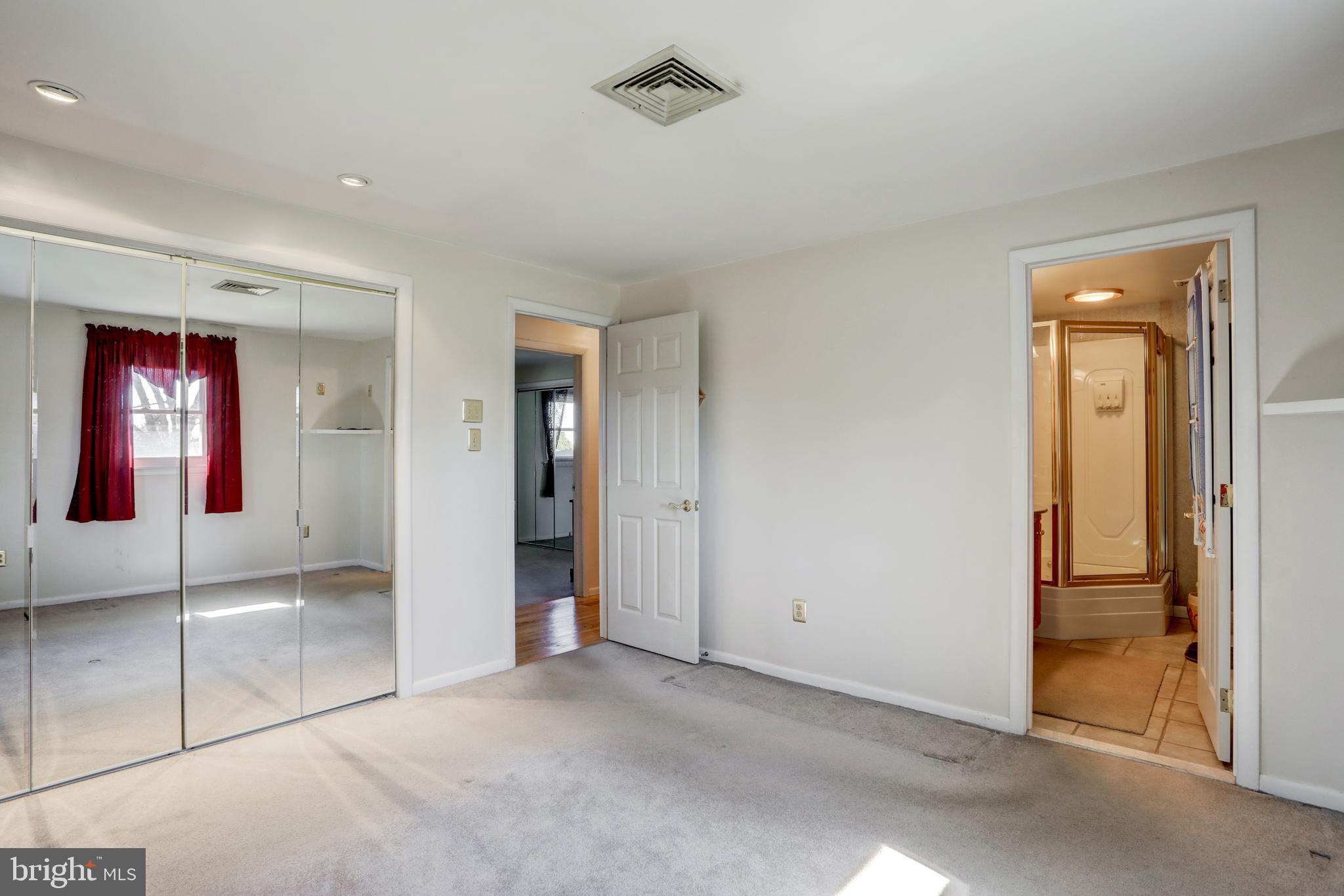 2363 Sunnyside Road Manheim, PA 17545 - Photo 28 of 39 Owners suite