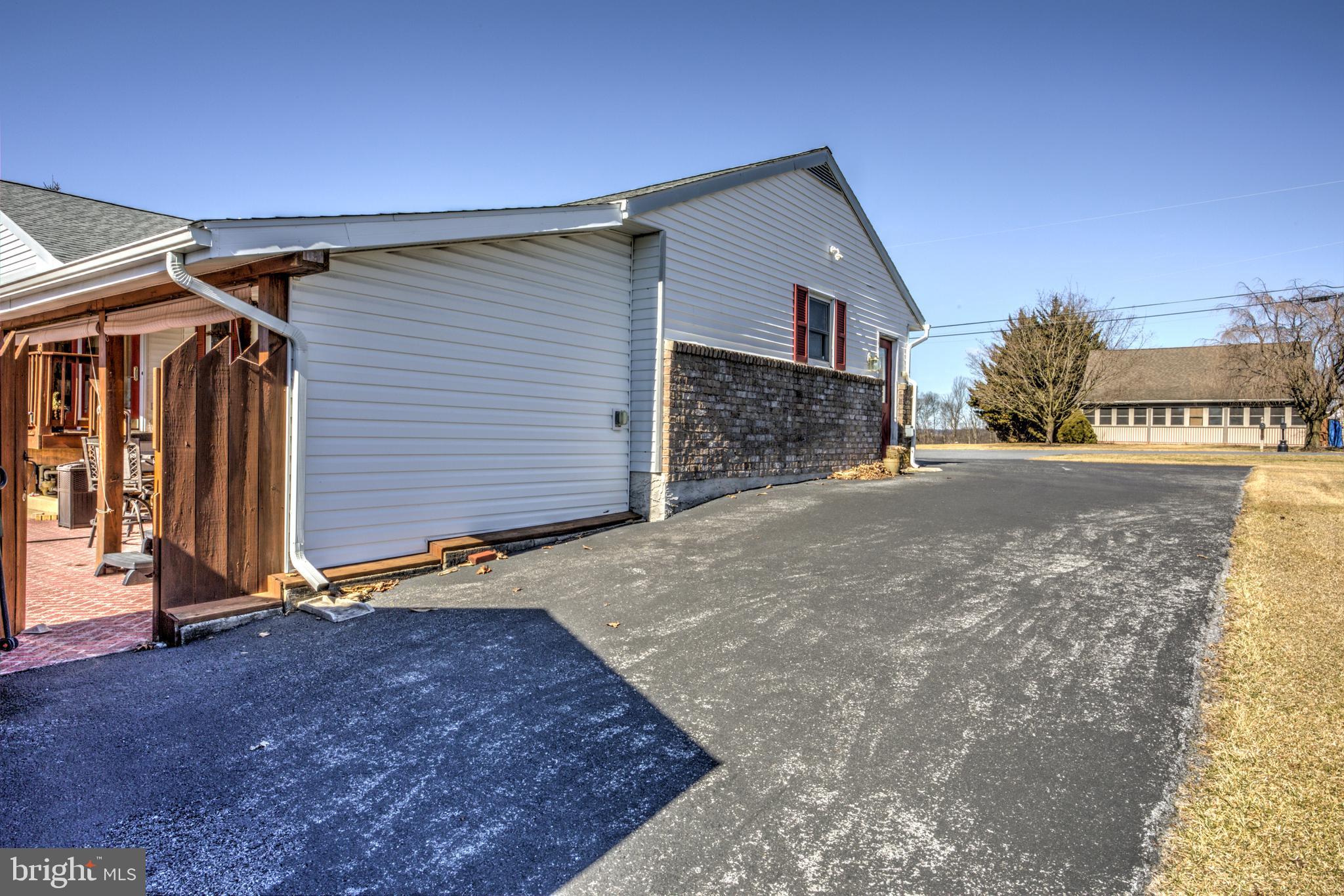 2363 Sunnyside Road Manheim, PA 17545 - Photo 5 of 39 70 foot side parking for Motorhome!
