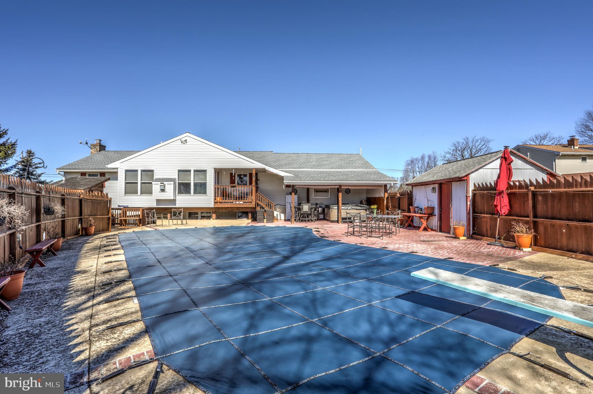 2363 Sunnyside Road Manheim, PA 17545 - Photo 8 of 39 10 ft deep with diving and large surround
