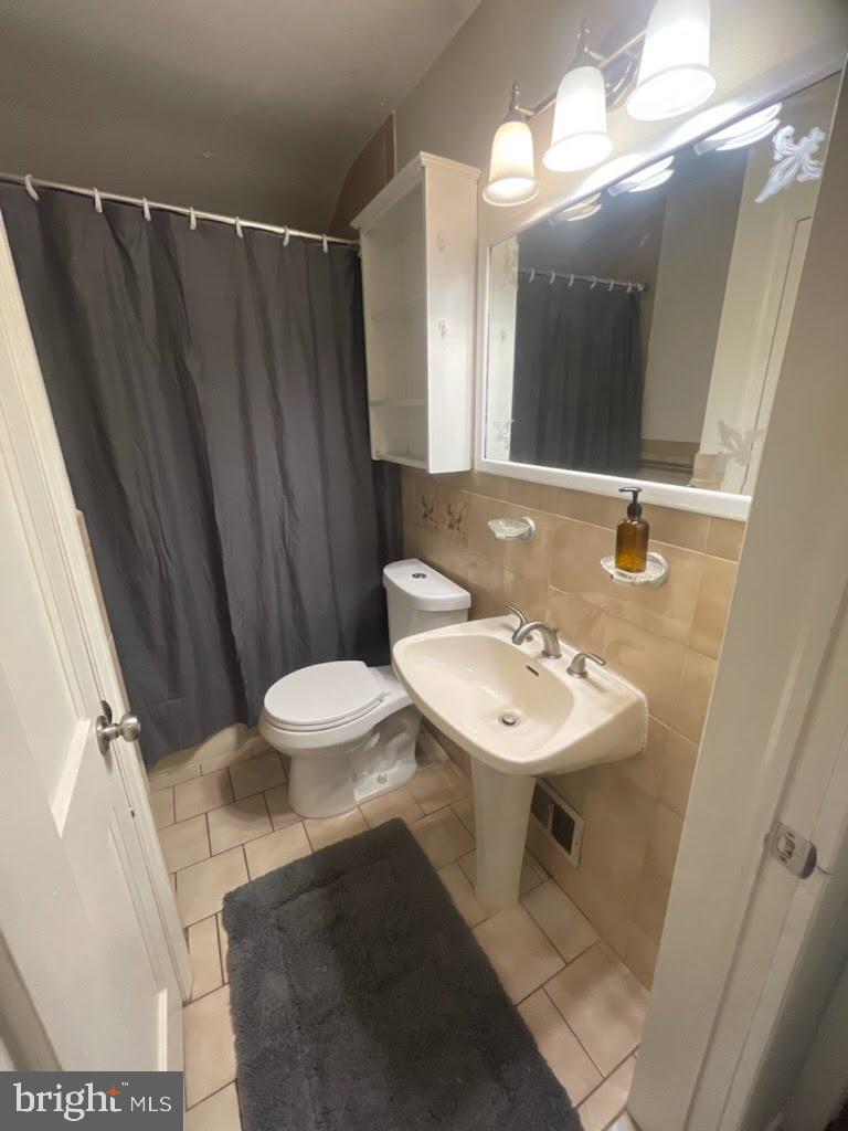 8432 Kavanagh Road Dundalk, MD 21222 - Photo 16 of 18