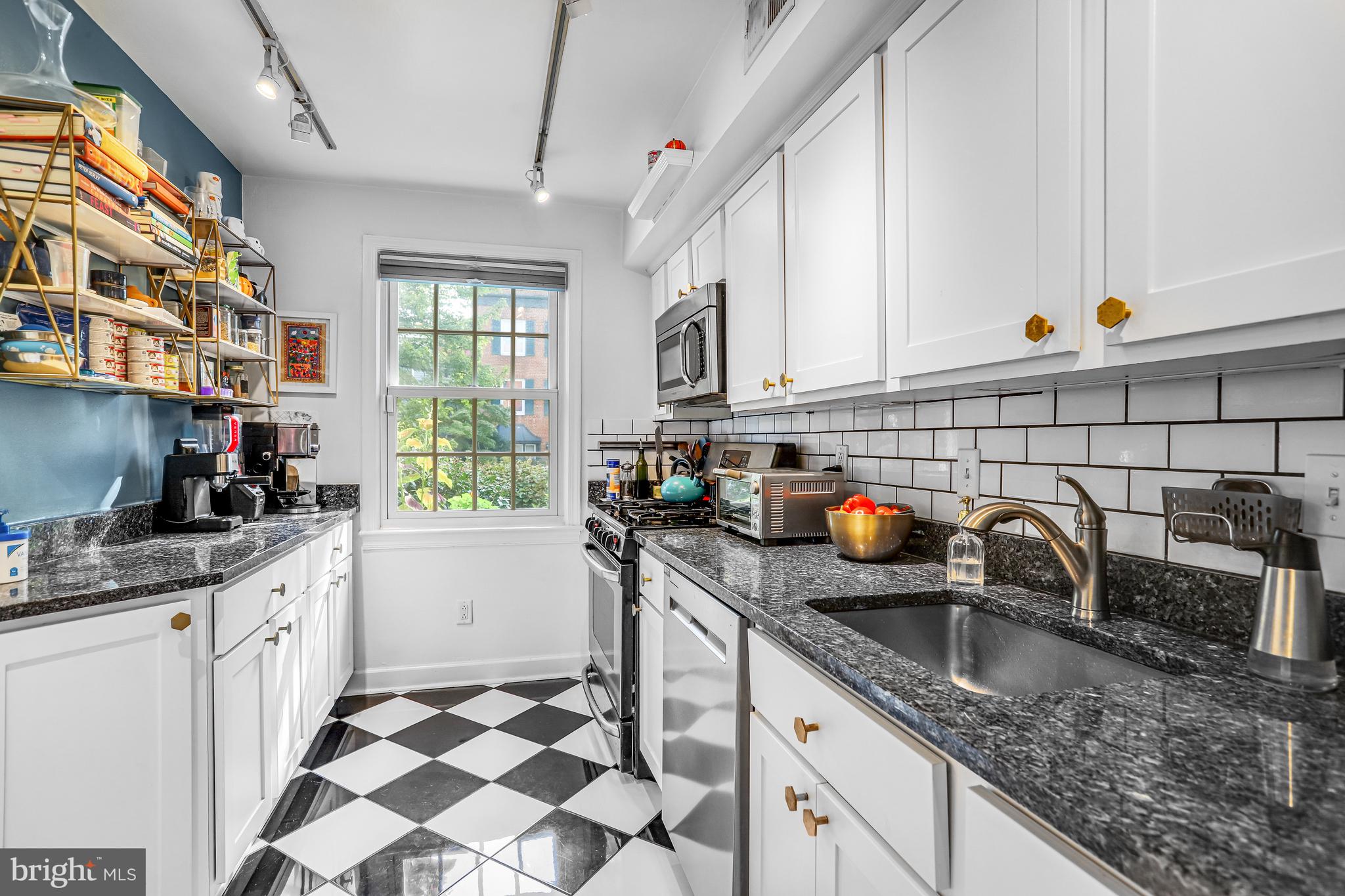 213 9th Street Southeast Washington, DC 20003 - Photo 12 of 74