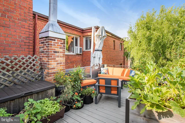 $1,395,000 | 213 9th Street Southeast, Washington, DC 20003