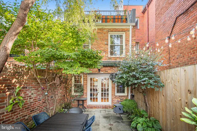 $1,395,000 | 213 9th Street Southeast, Washington, DC 20003