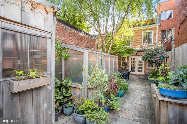 $1,395,000 | 213 9th Street Southeast, Washington, DC 20003