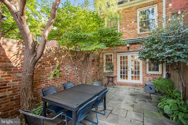 $1,395,000 | 213 9th Street Southeast, Washington, DC 20003