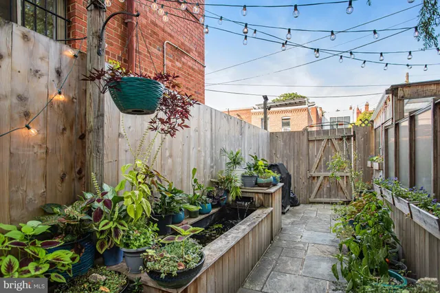 $1,395,000 | 213 9th Street Southeast, Washington, DC 20003