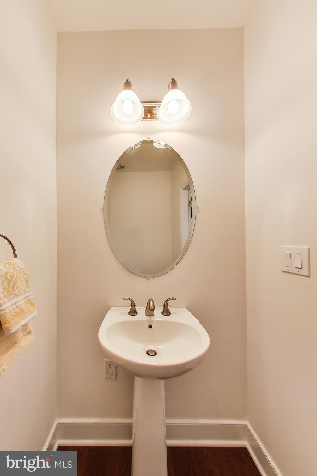 1418 North Rhodes Street, Unit B120 Arlington, VA 22209 - Photo 14 of 23 POWDER ROOM