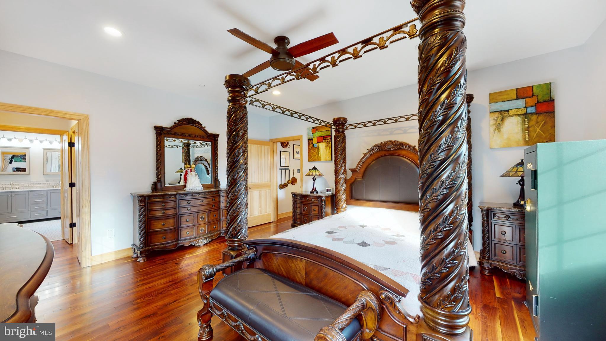 901 Crum Creek Road Springfield, PA 19064 - Photo 18 of 116 a view of a livingroom with furniture and wooden floor