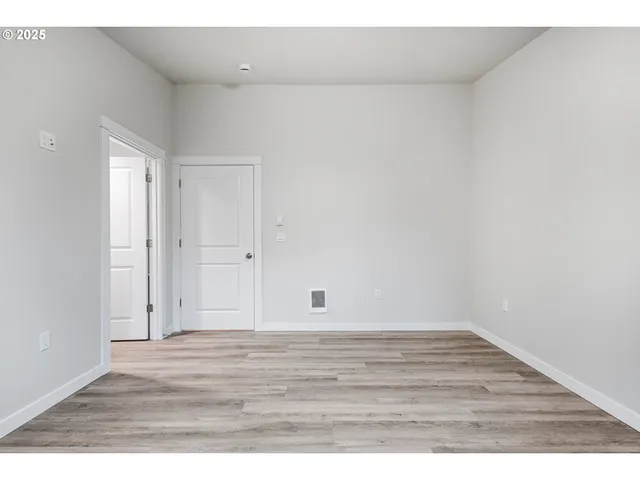 $335,000 | 3627 Green River Road, Sweet Home, OR 97386