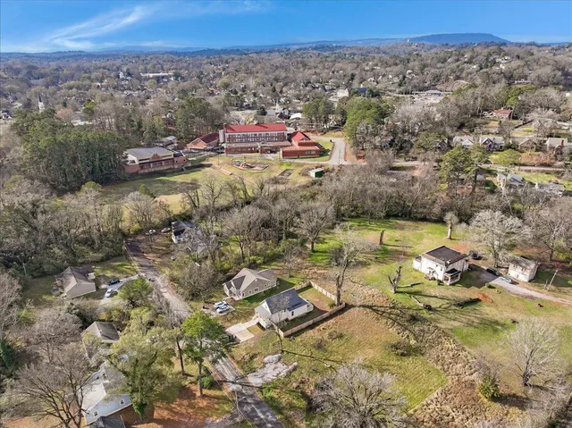 $375,000 | 205 Shawnee Trail, Chattanooga, TN 37411