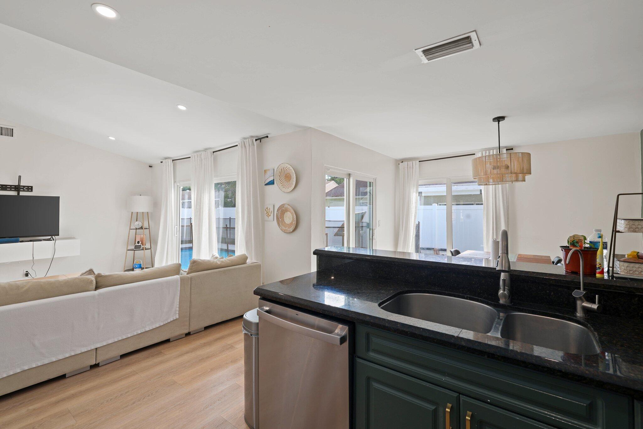 18998 Cloud Lake Circle Boca Raton, FL 33496 - Photo 10 of 26 18998 Cloud Lake Circle - 13.jpg-SMALL