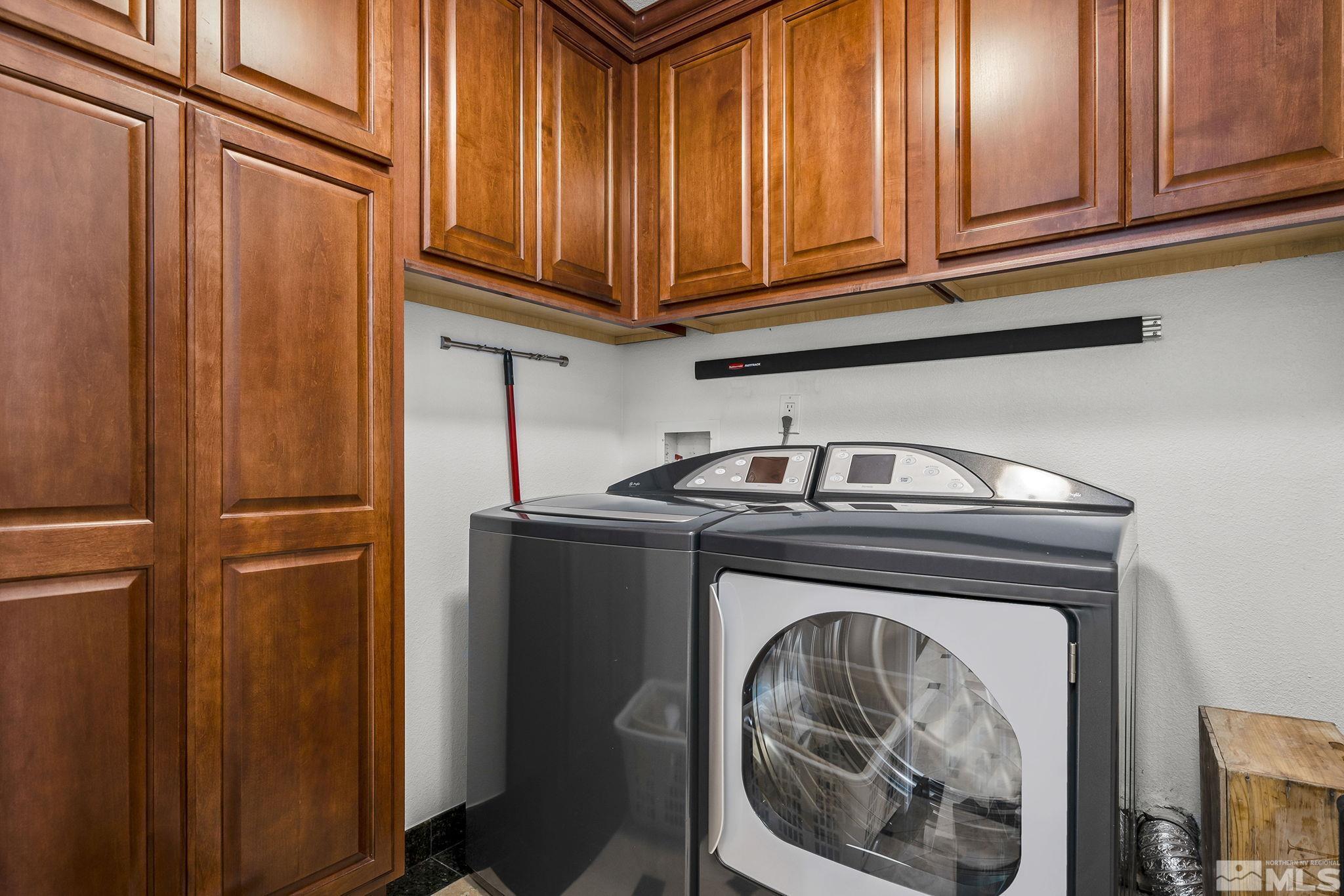 200 West 2nd Street, Unit 1102 Reno, NV 89501 - Photo 8 of 19 a utility room with dryer and washer