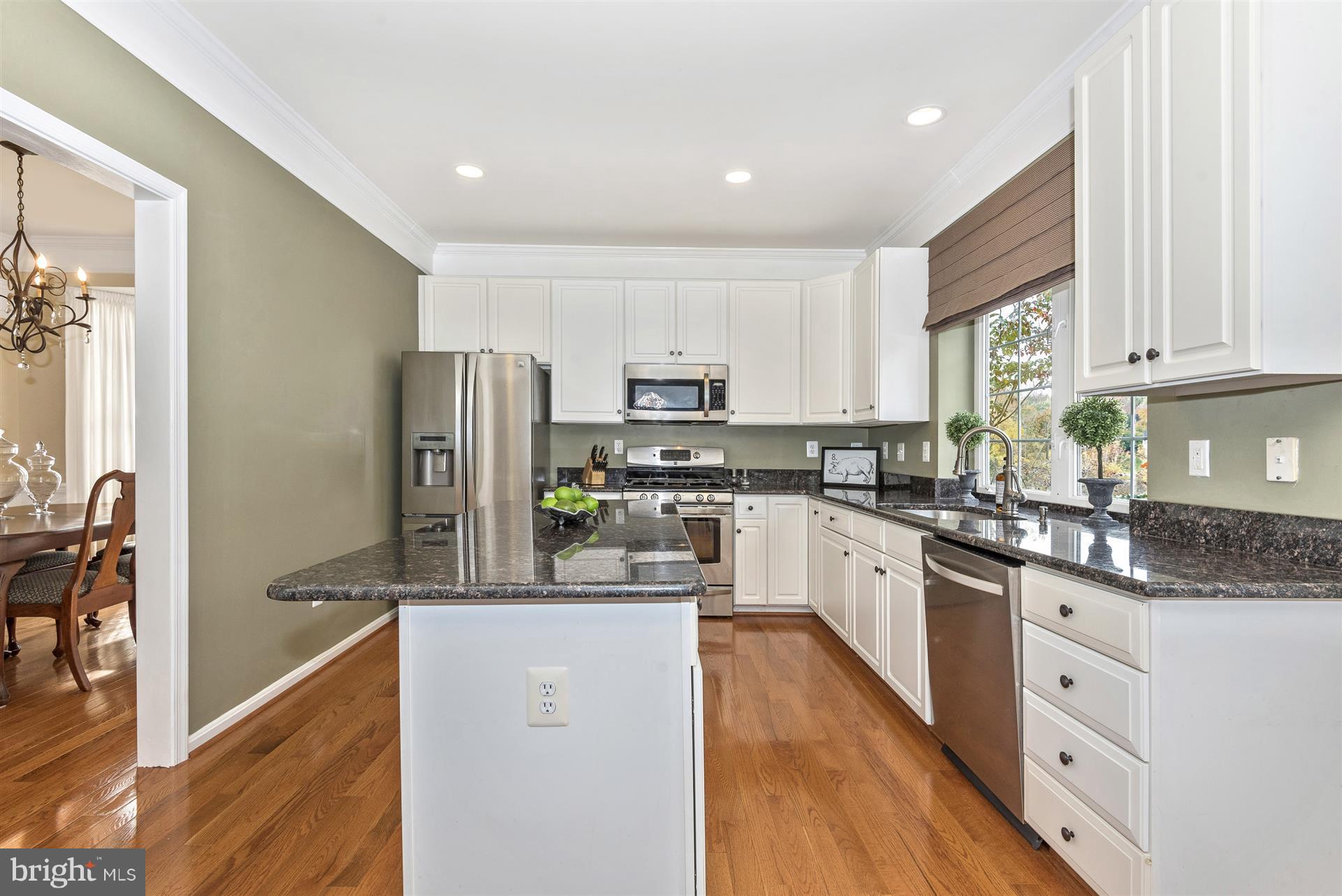 11247 Country Club Road New Market, MD 21774 - Photo 7 of 30 Updated kitchen with granite and stainless steel