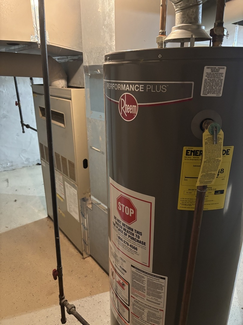 40 Mischa Court, Unit 100 Lake Zurich, IL 60047 - Photo 33 of 36 a close up of a storage